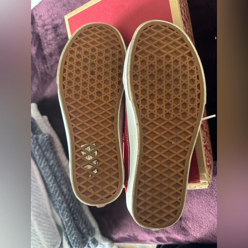 Red vans - Picture 4 of 4